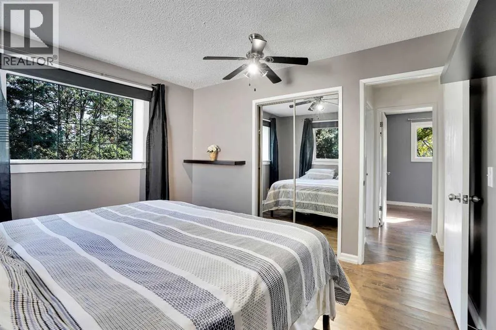 97 Alpine Crescent SE
