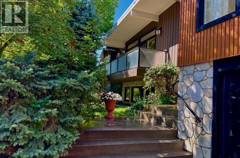 2332 Uxbridge Drive NW