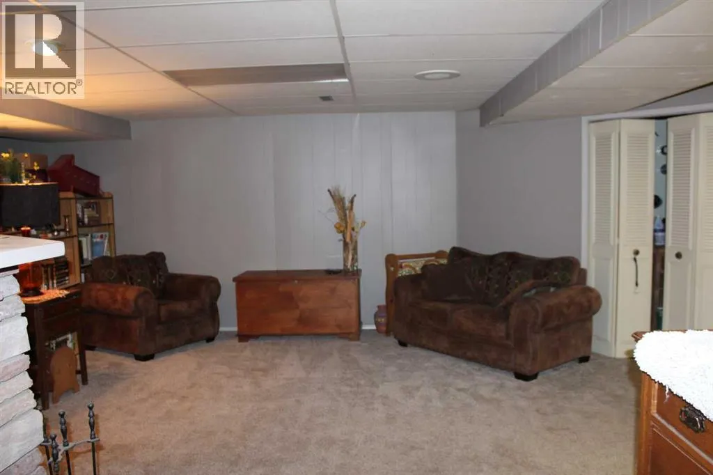 228 2 Street N