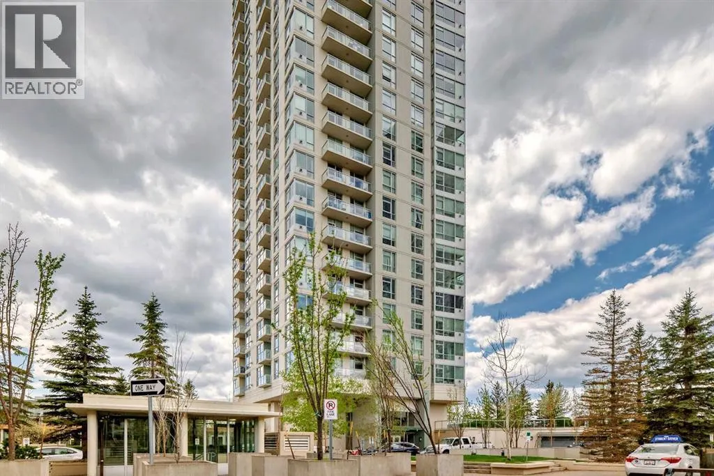 1907, 77 Spruce Place SW