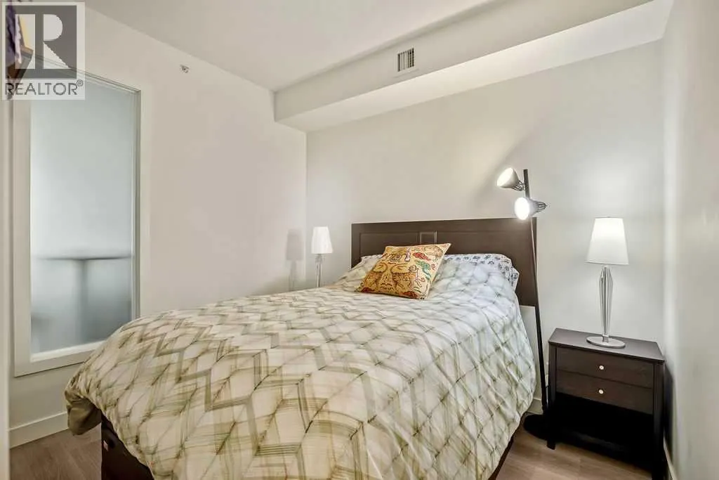 103, 108 Waterfront Court SW