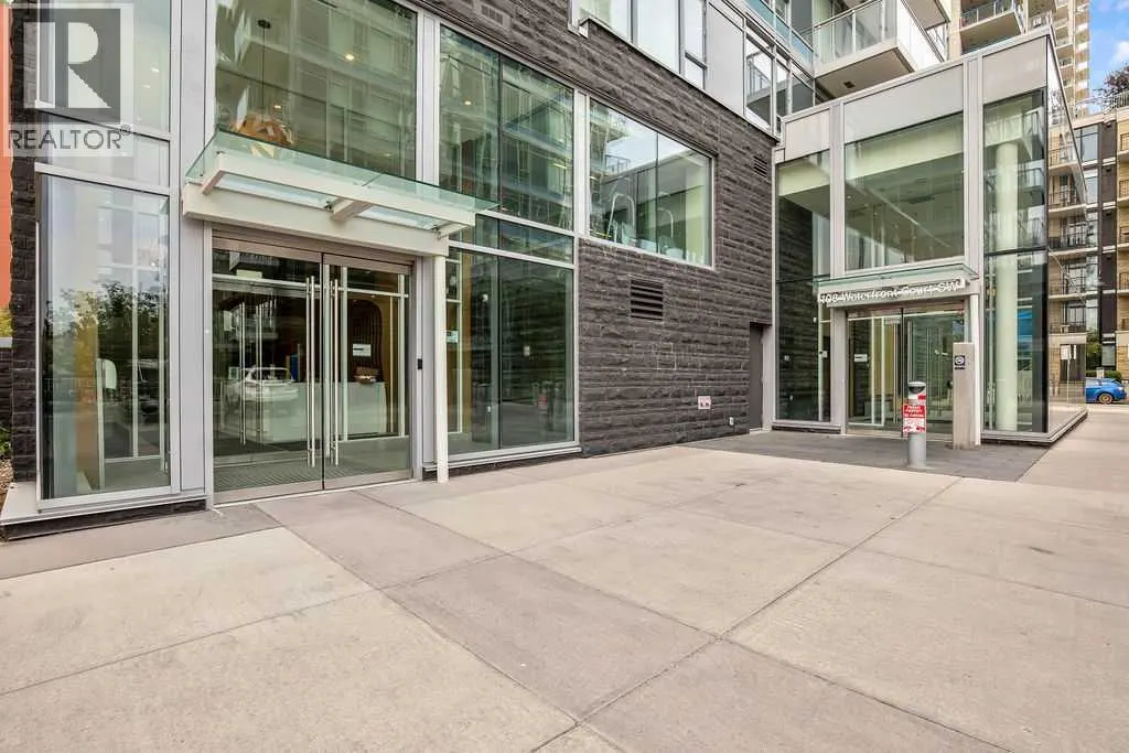 103, 108 Waterfront Court SW