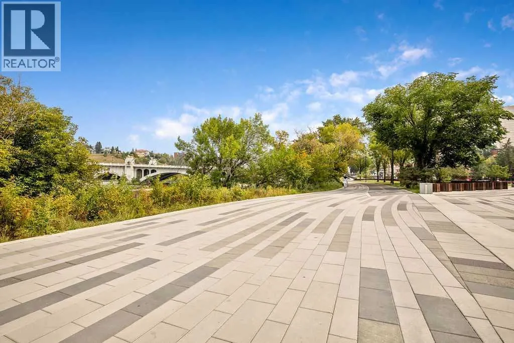 103, 108 Waterfront Court SW