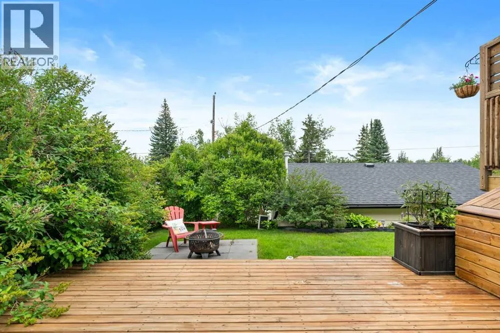 489 Lake Ontario Place SE