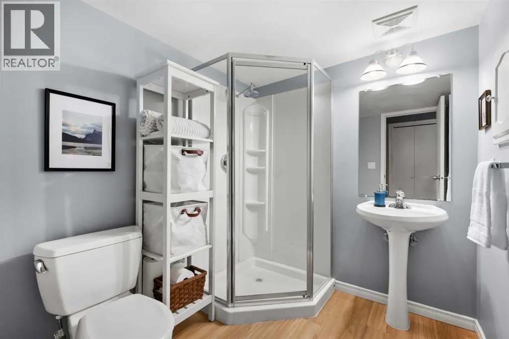 489 Lake Ontario Place SE