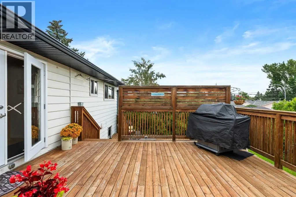 489 Lake Ontario Place SE