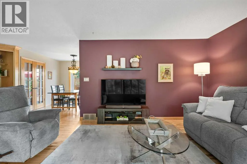 489 Lake Ontario Place SE