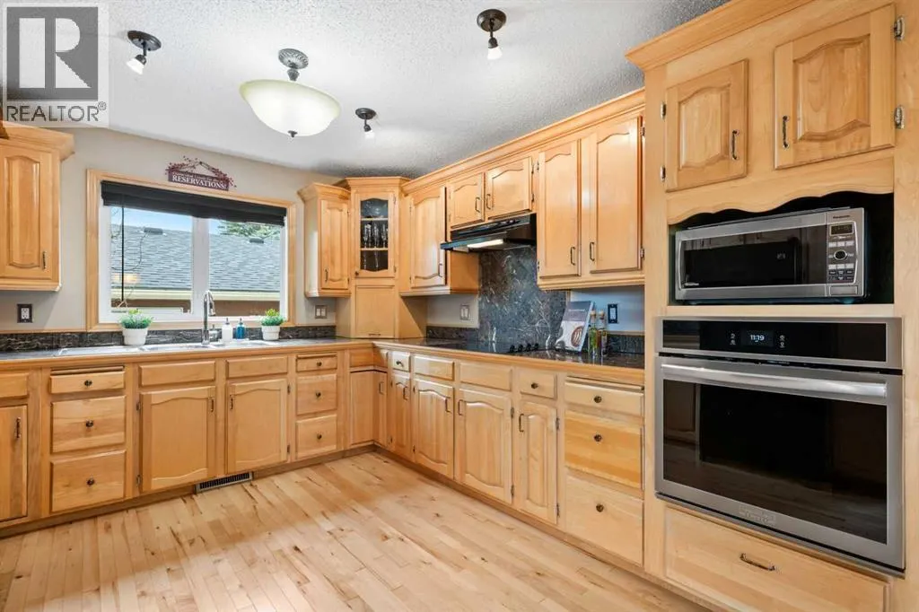 489 Lake Ontario Place SE