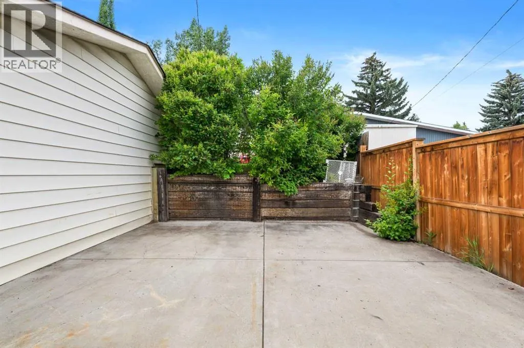 489 Lake Ontario Place SE