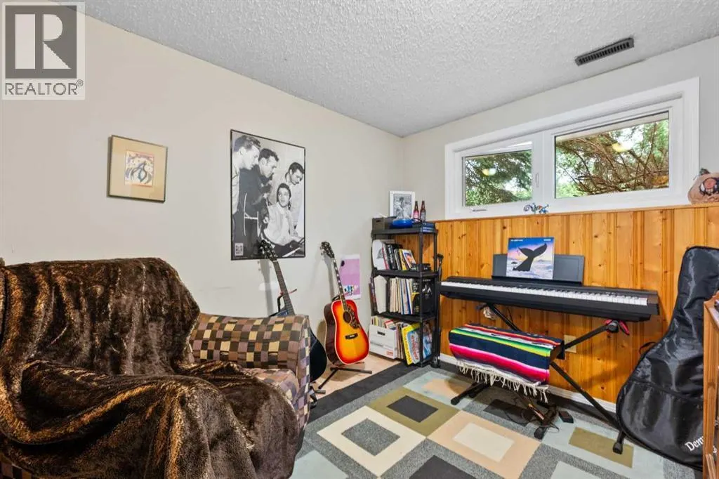489 Lake Ontario Place SE