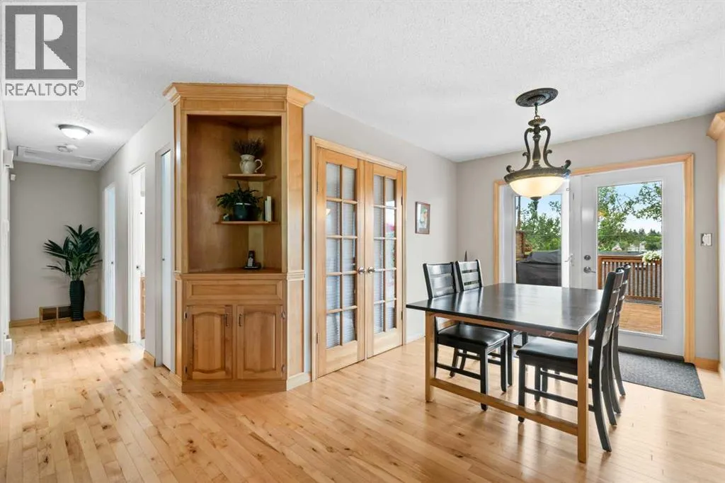 489 Lake Ontario Place SE