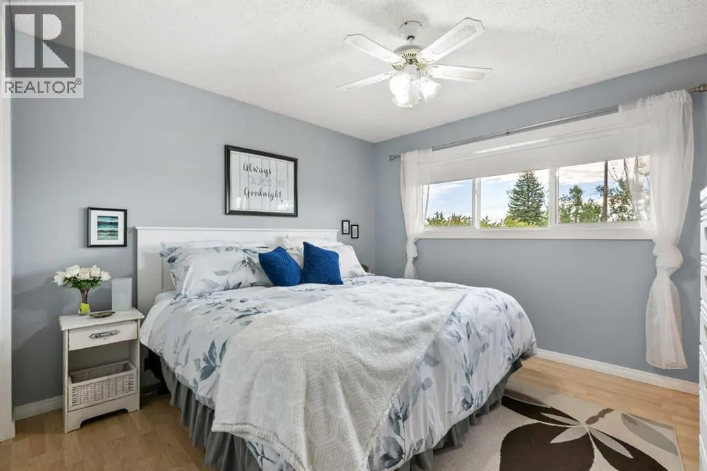 489 Lake Ontario Place SE