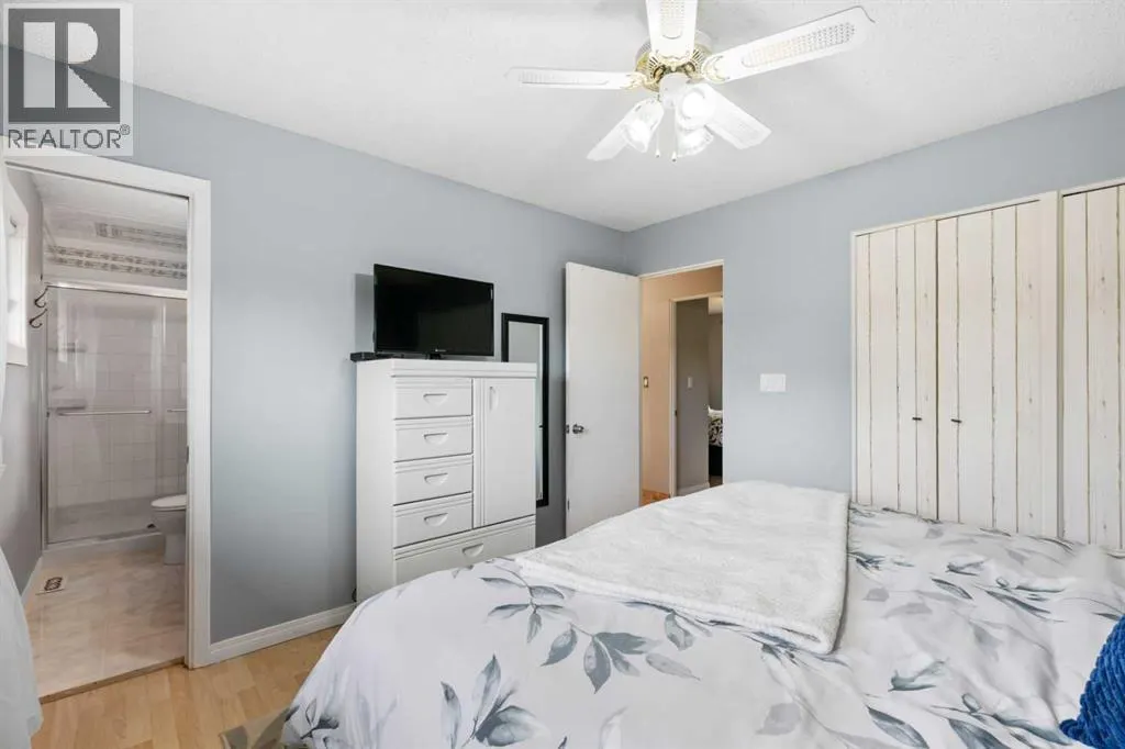 489 Lake Ontario Place SE