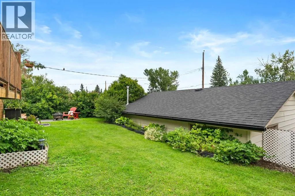 489 Lake Ontario Place SE