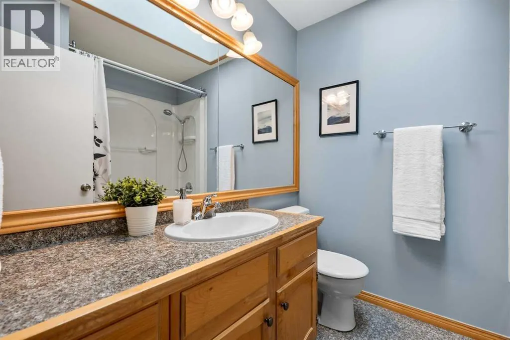 489 Lake Ontario Place SE