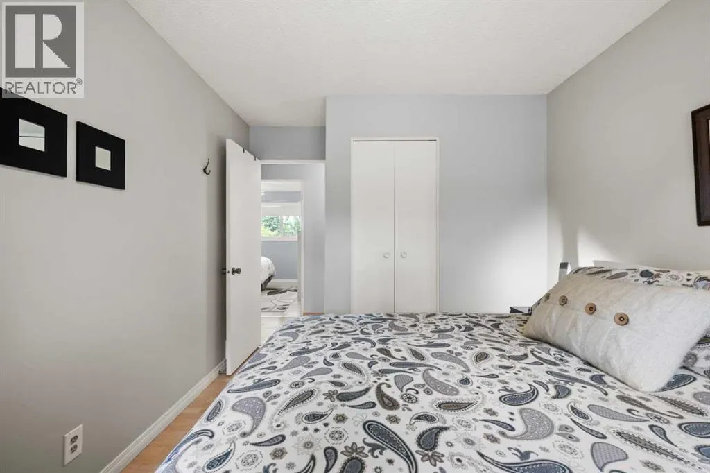 489 Lake Ontario Place SE