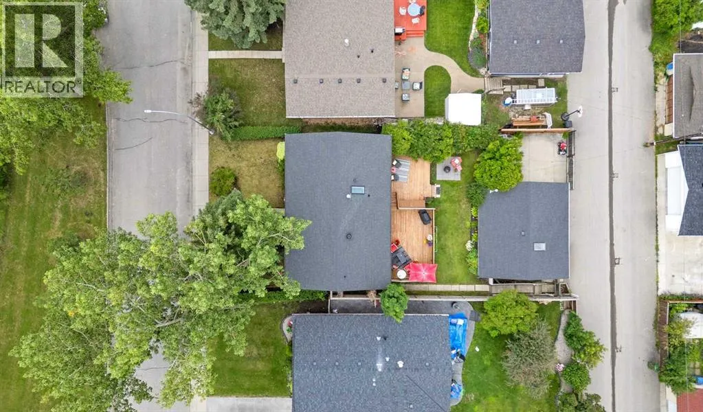 489 Lake Ontario Place SE