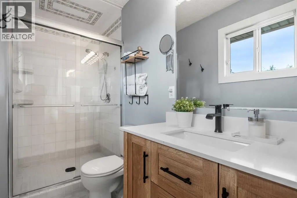 489 Lake Ontario Place SE