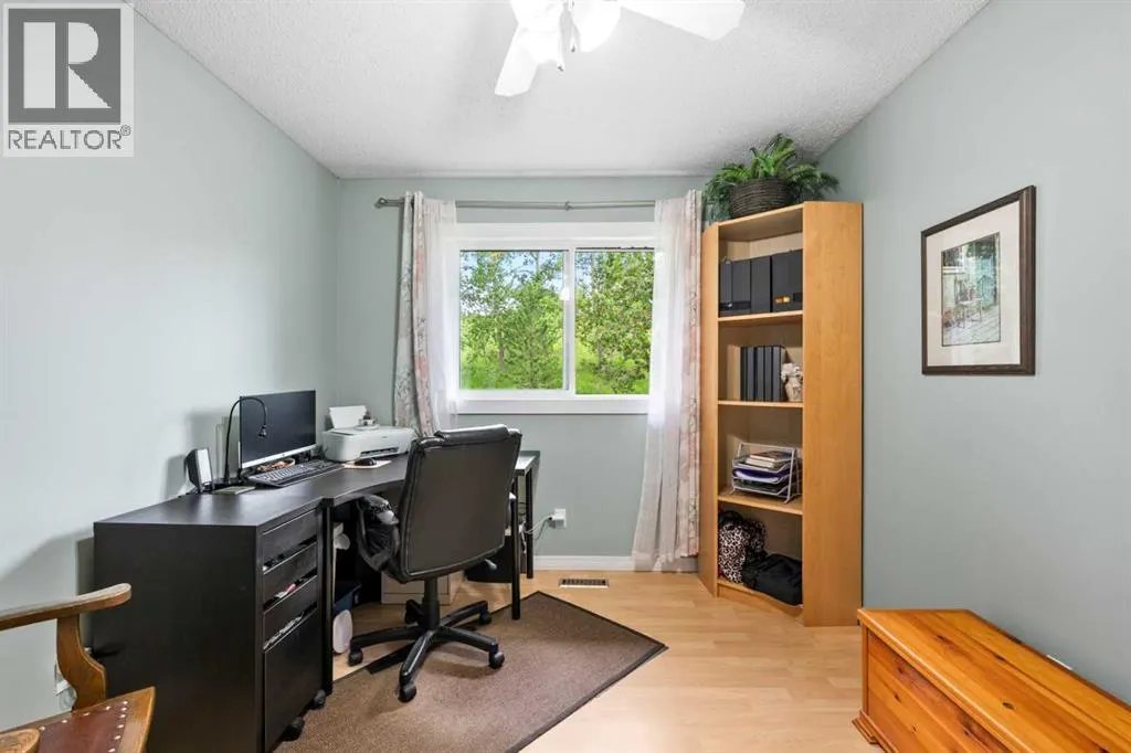 489 Lake Ontario Place SE