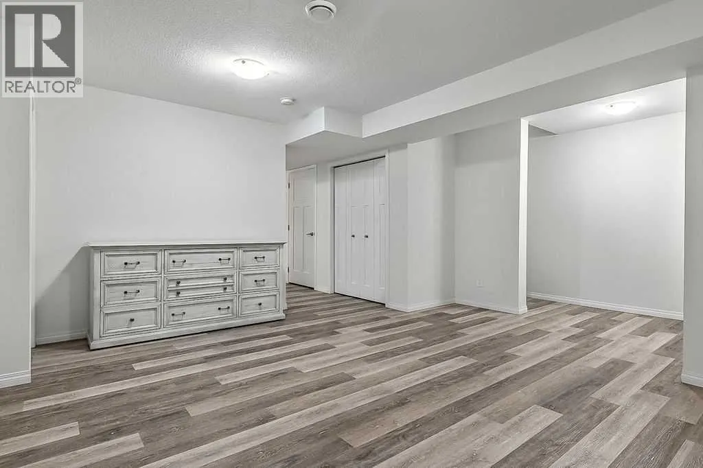 38 Reynolds Gate SW