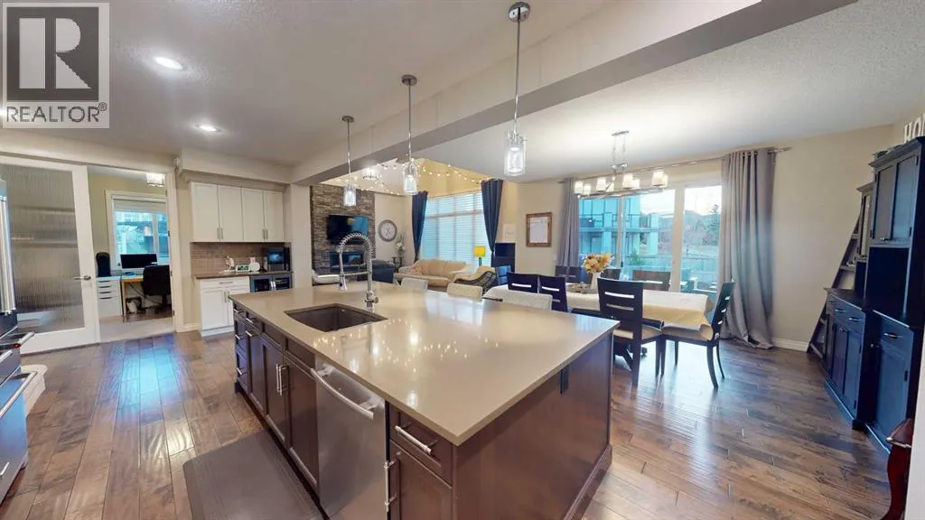 230 Mahogany Place SE