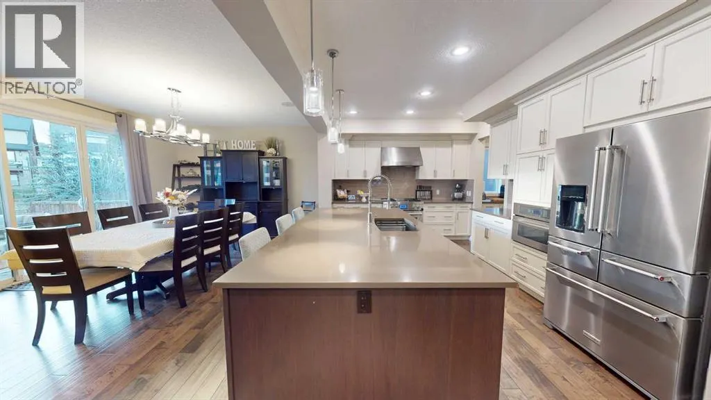 230 Mahogany Place SE