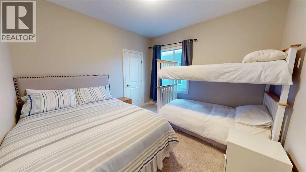 230 Mahogany Place SE