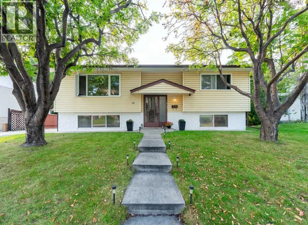 143 Manora Drive NE