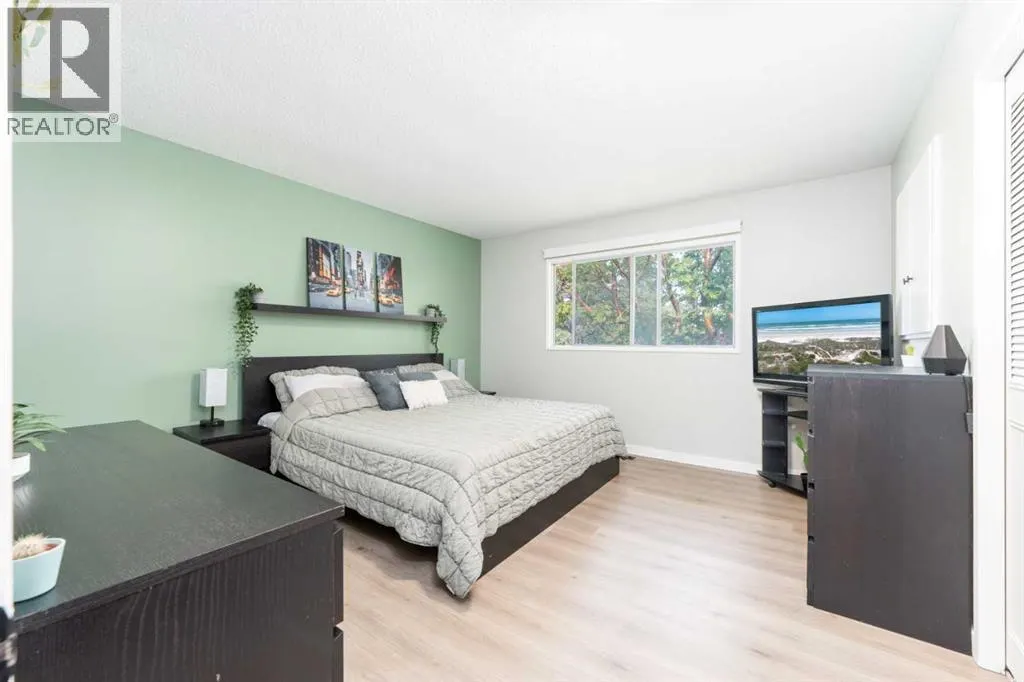 143 Manora Drive NE