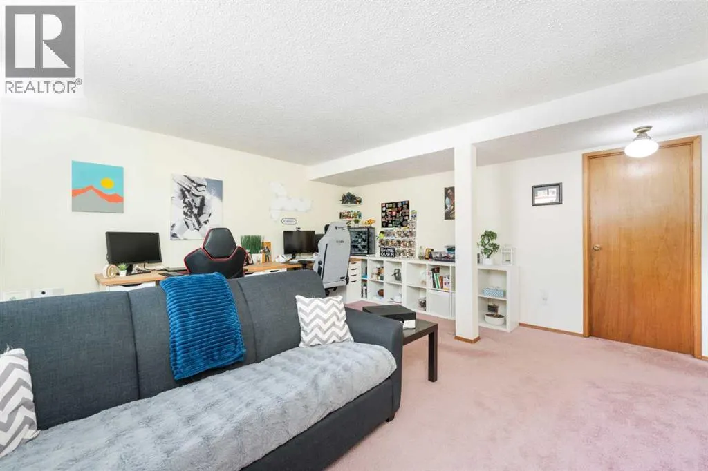 143 Manora Drive NE