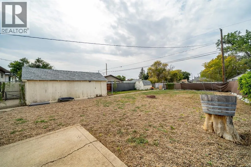 316 2 Street SE