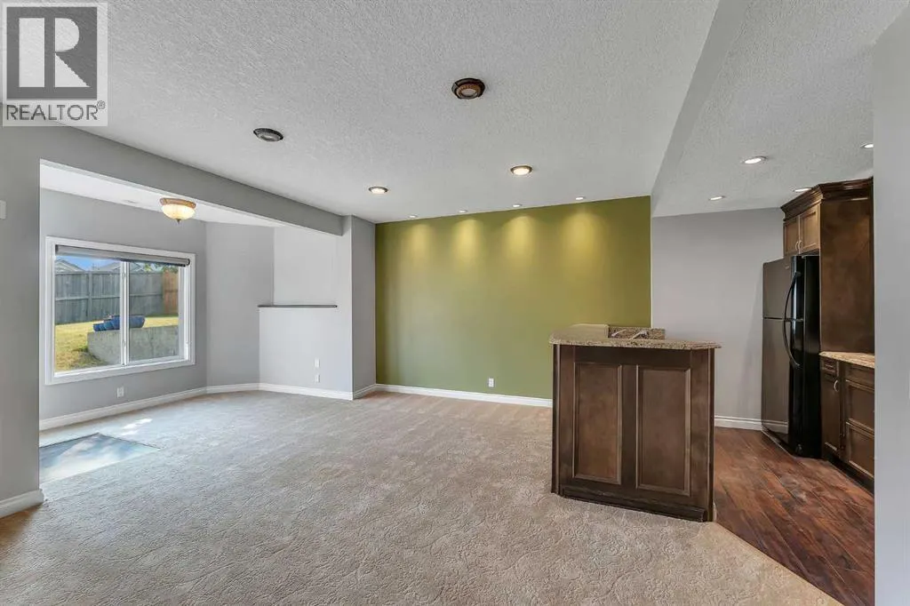 202 Coral Reef Manor NE