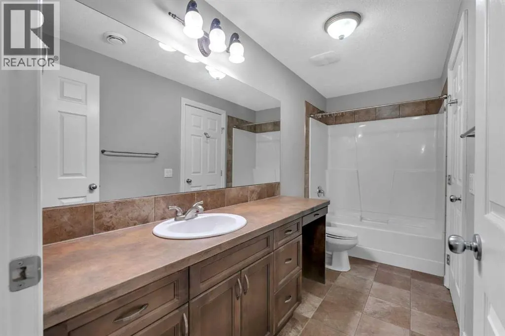 202 Coral Reef Manor NE