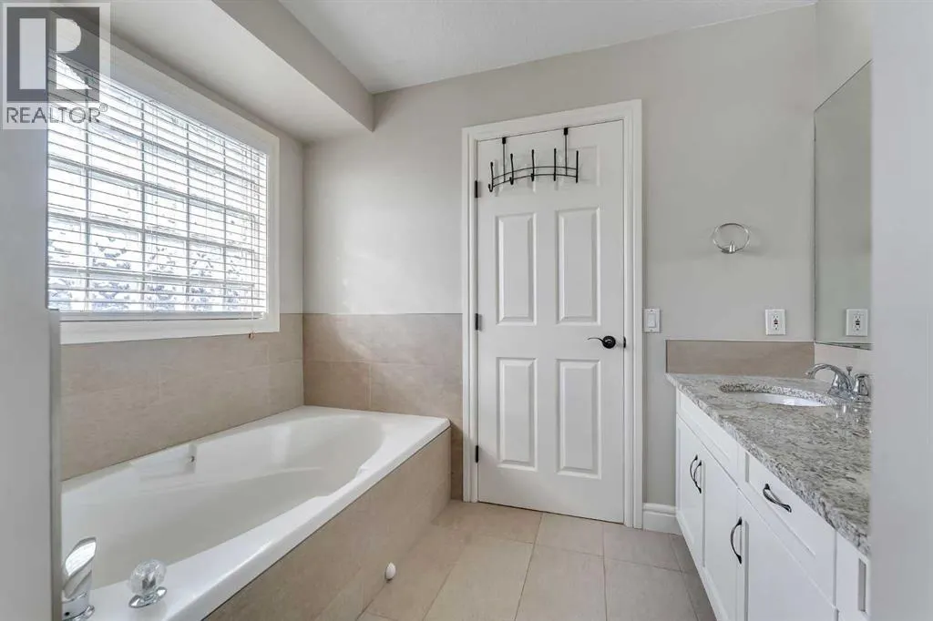 202 Coral Reef Manor NE