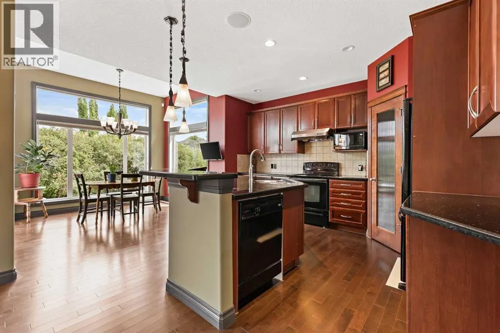 66 Crestbrook Hill SW