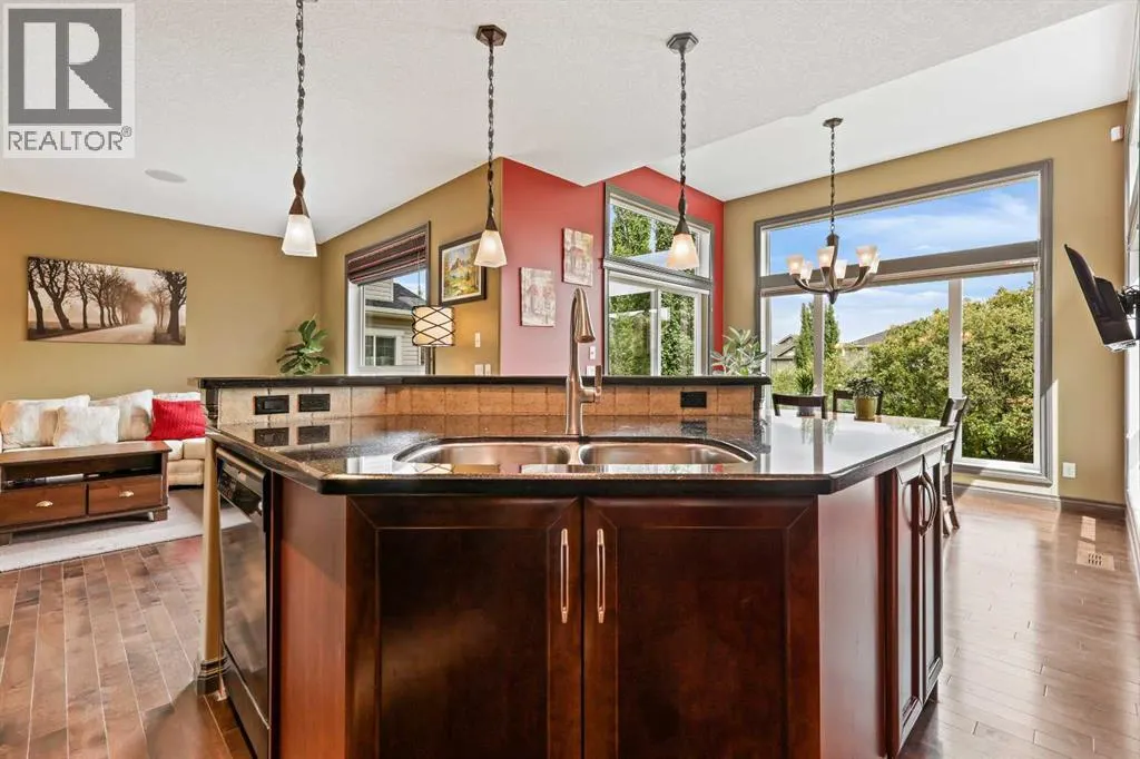 66 Crestbrook Hill SW