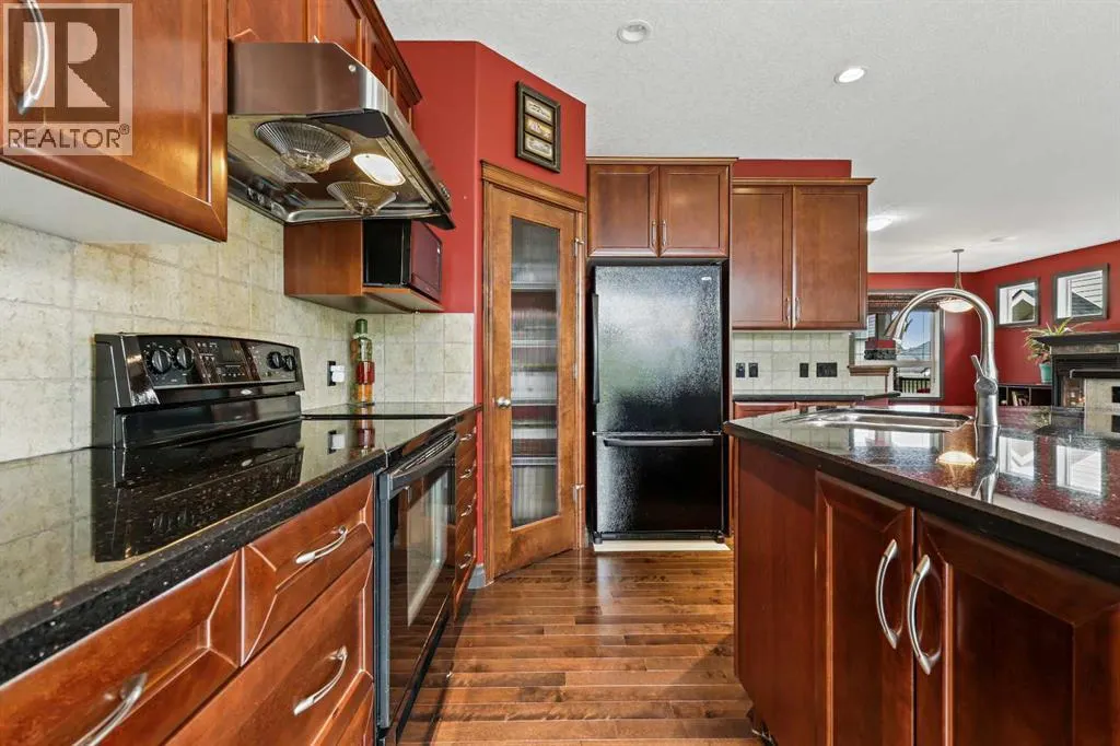 66 Crestbrook Hill SW