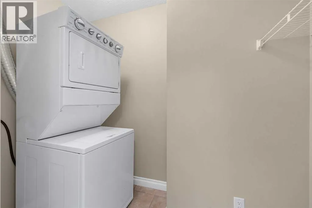 3405, 24 Hemlock Crescent SW
