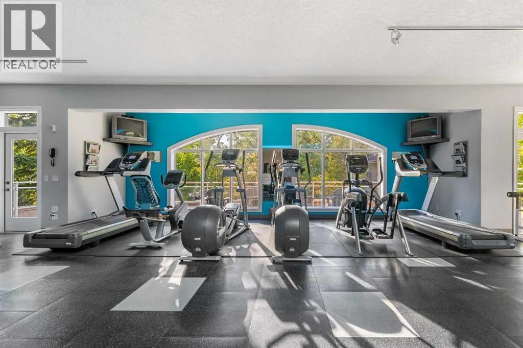 3405, 24 Hemlock Crescent SW