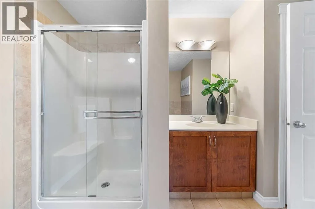 3405, 24 Hemlock Crescent SW