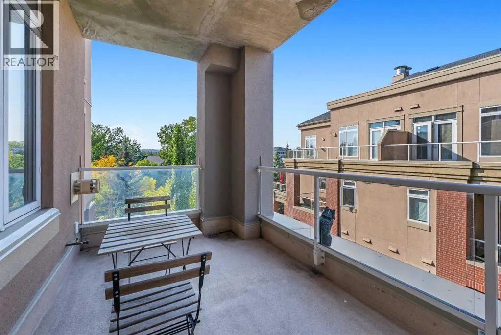3405, 24 Hemlock Crescent SW