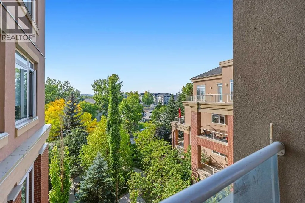 3405, 24 Hemlock Crescent SW