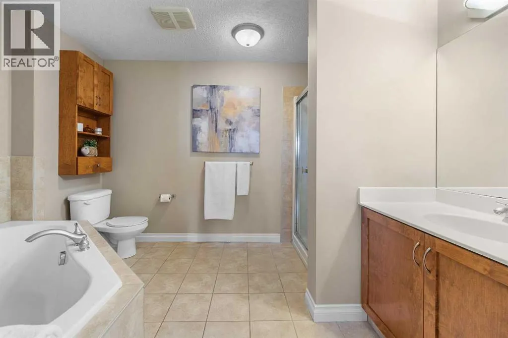 3405, 24 Hemlock Crescent SW