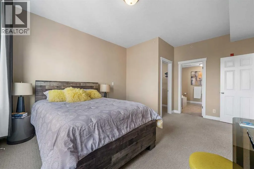 3405, 24 Hemlock Crescent SW