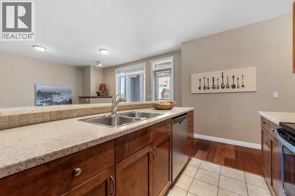 3405, 24 Hemlock Crescent SW