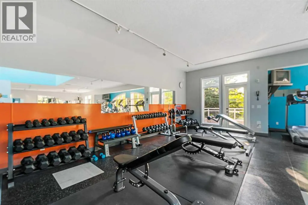 3405, 24 Hemlock Crescent SW