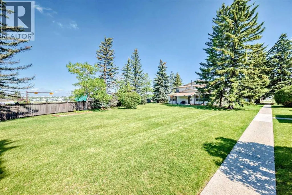 404, 544 Blackthorn Road NE