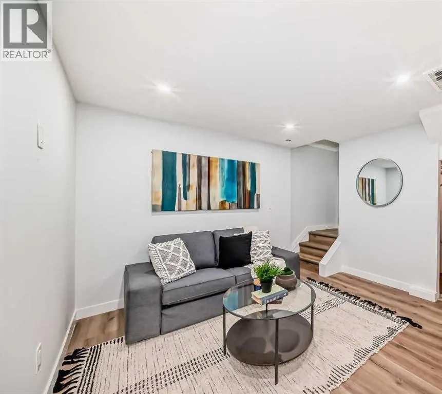 404, 544 Blackthorn Road NE