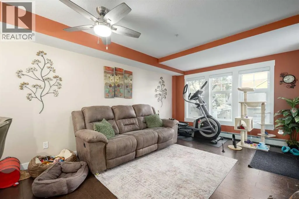 2105, 11 Mahogany Row SE