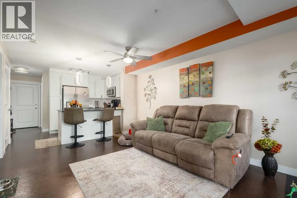 2105, 11 Mahogany Row SE